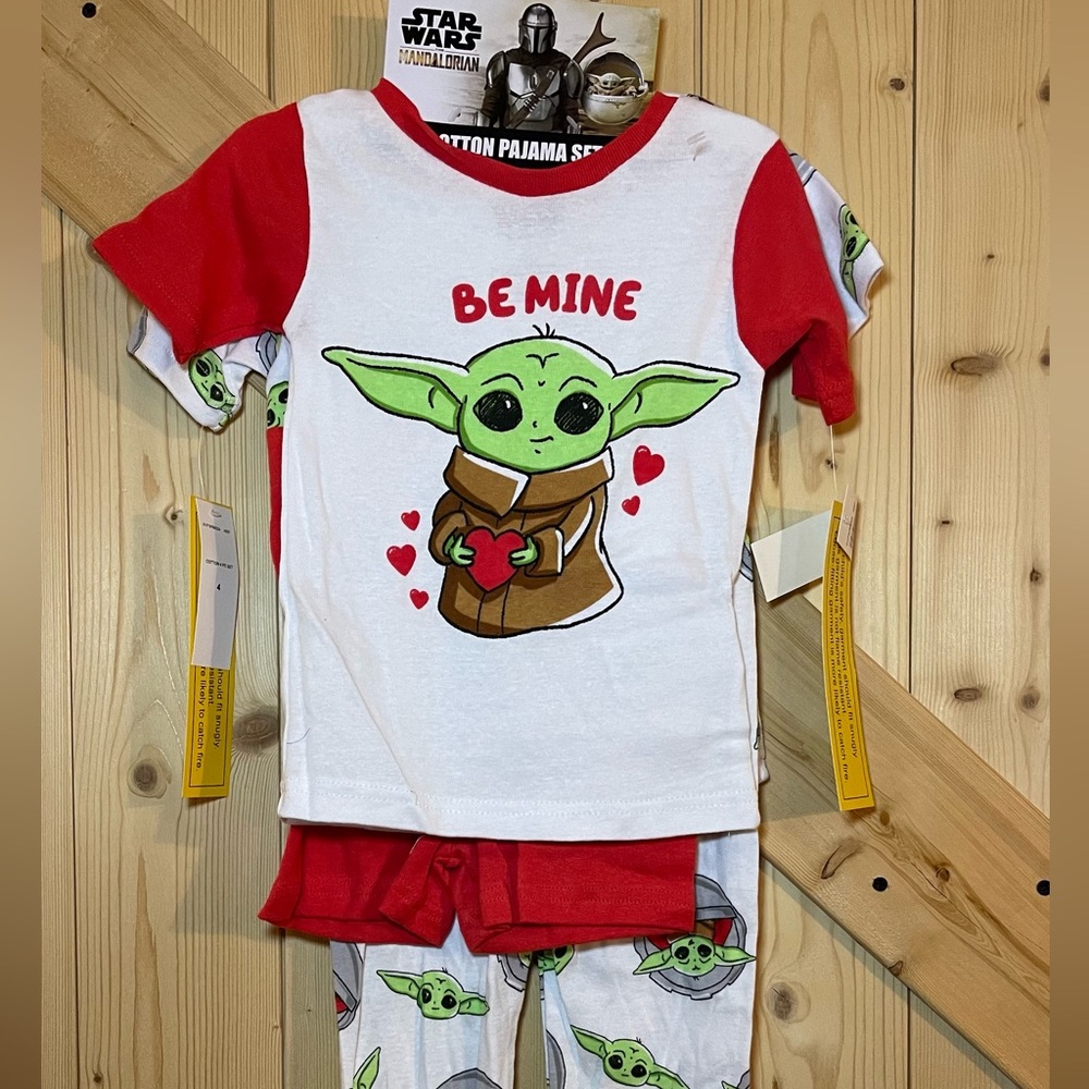 Star Wars Baby Yoda Grogu Mandalorian Unisex Pajama Sets Valentine’s Day